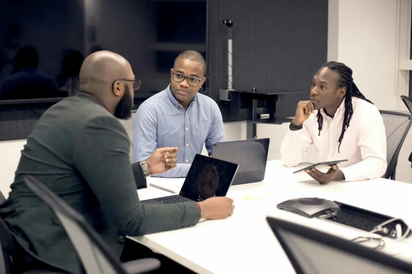 A study team meeting around a table
